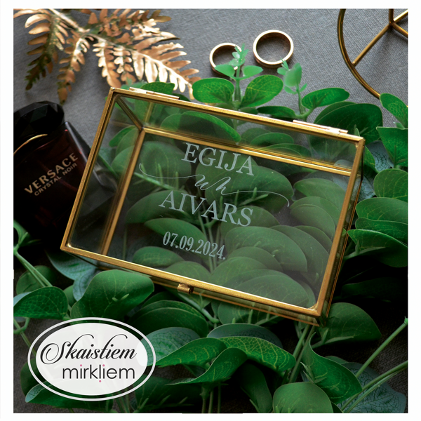 Gredzenu kastīte ar gravētiem vārdiem un kāzu datumu