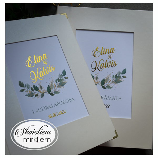 Saskaņoti laulības apliecības vāki un viesu grāmata krēmkrāsā ar zelta druku