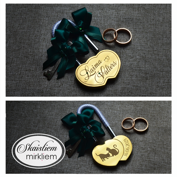 Personalizēta zelta slēdzene "Laima un Valters" un kaķīšiem ar tumši zaļu lentīti