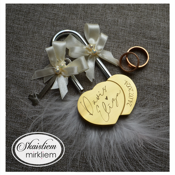 Kāzu slēdzene Dāvis un Elīza ar krēmkrāsas lentīti un pērlīšu dekoru