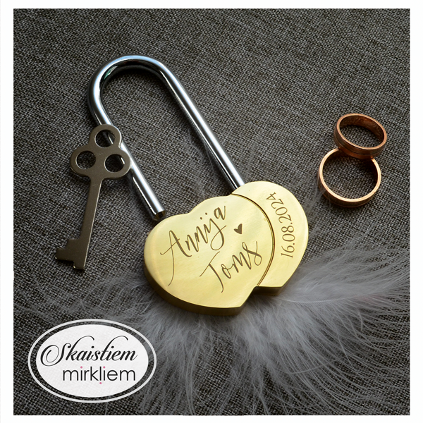 Zelta slēdzene Annija un Toms ar smalku gravējumu un mazu sirsniņu