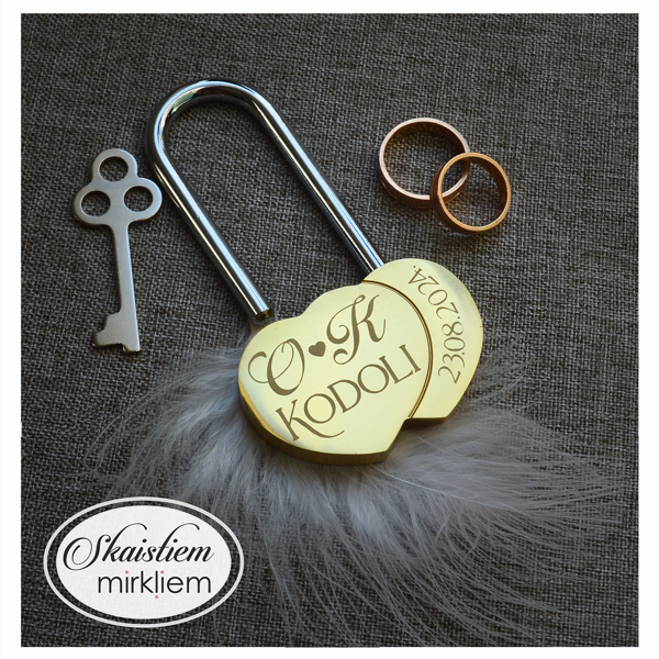 Personalizēta slēdzene Kodolu ģimenei ar iniciāliem un kāzu datumu