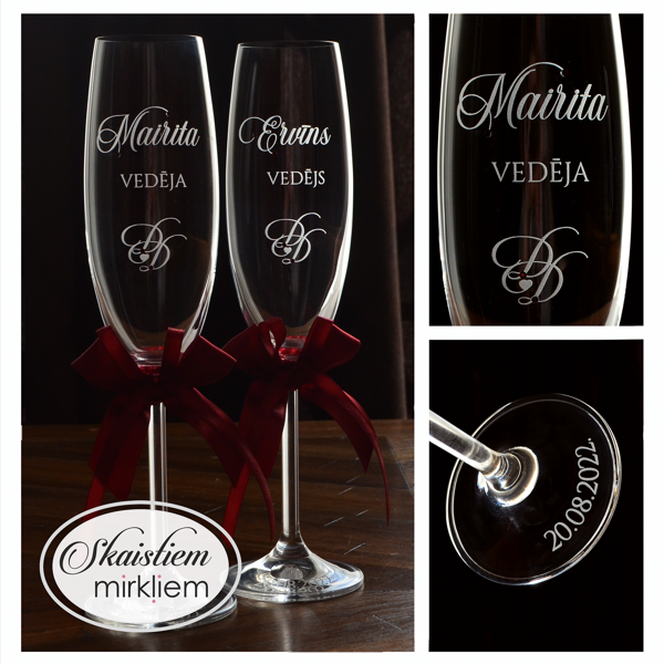 Vedēju glāzes Mairitai un Ervīnam ar bordo lentēm un smalku iniciāļu gravējumu