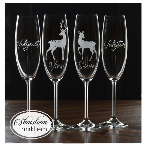 Personalizētas kāzu glāzes ar briežu siluetu gravējumu