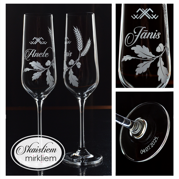 Kāzu glāzes ar vārdu gravējumu un ozollapu motīvu, kas savīts ar vārpām