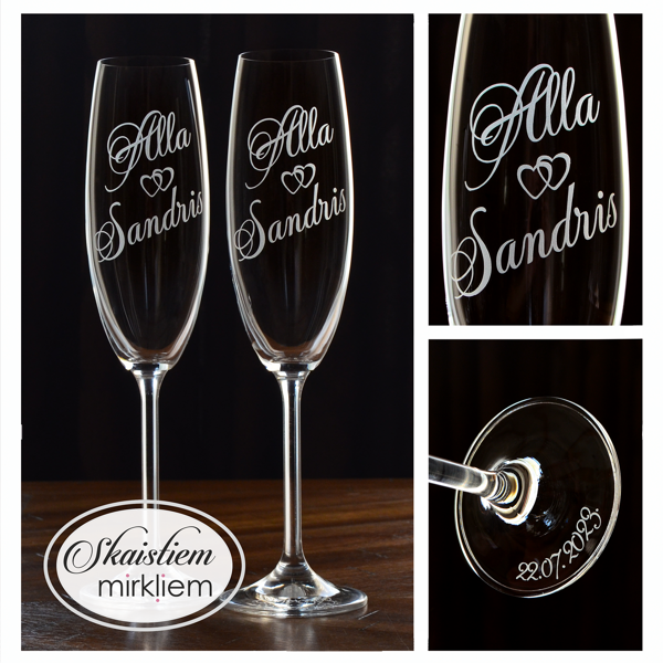 Klasiskas gravētas kāzu glāzes ar vārdiem un dekoratīvu sirds motīvu