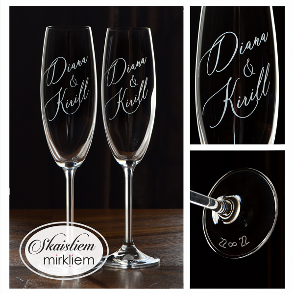 Smalkas kāzu šampanieša glāzes ar vārdiem un datumu eleganti klasiskā stilā