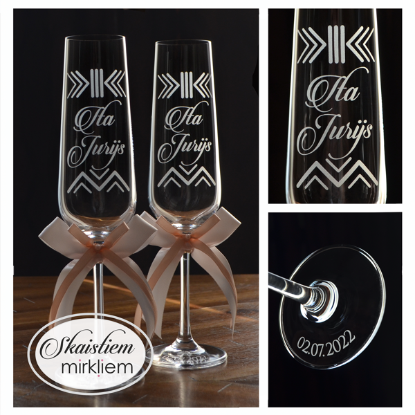 Personalizētas glāzes Itai un Jurijam ar latvju zīmju elementiem un gaišām lentēm