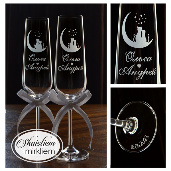 Kāzu glāzes Olgai un Andrejam ar pusmēness un kaķu siluetu gravējumu un baltām lentēm