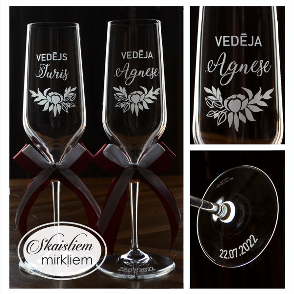 Vedēju glāzes Jurim un Agnesei ar bagātīgu ziedu gravējumu un bordo lentēm