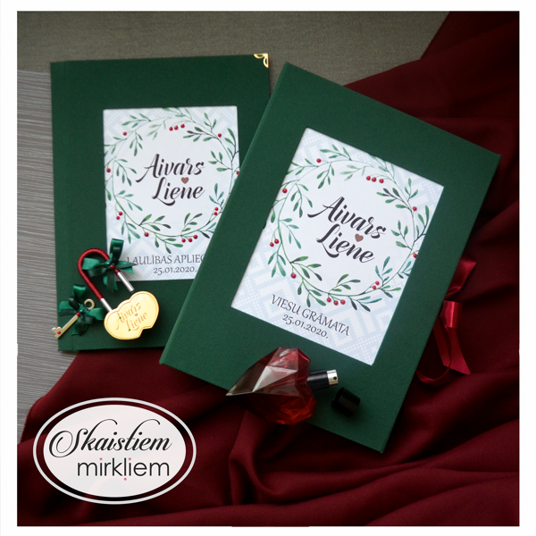 Viesu grāmata, laulības apliecības vāki un slēdzene kāzām ar zaļa auduma vākiem