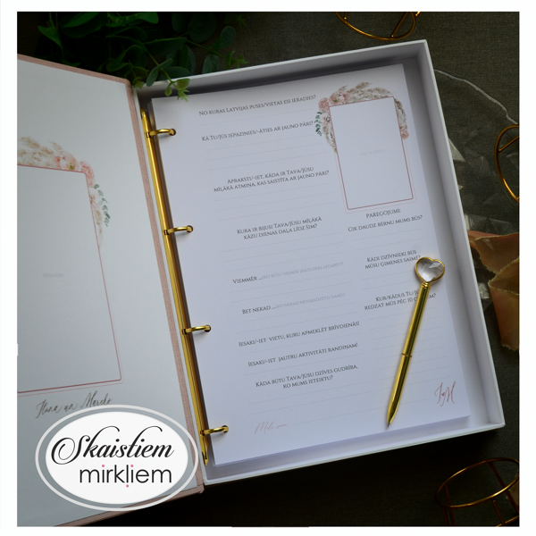 Boho stila kāzu viesu grāmata ar jautājumiem un foto vietu