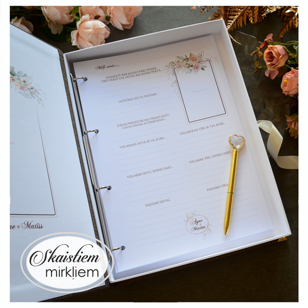Viesu lapa ar ziedu printu, anketas jautājumiem viesu novēlējumiem un MINI foto vietu