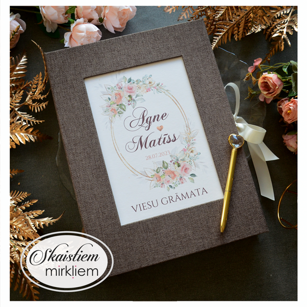 Brūna auduma viesu grāmata ar greznu ziedu rāmja printu un individuālām anketām
