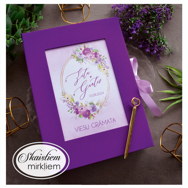 Violeta auduma viesu grāmata ar ziedu printu un anketas veida lapām