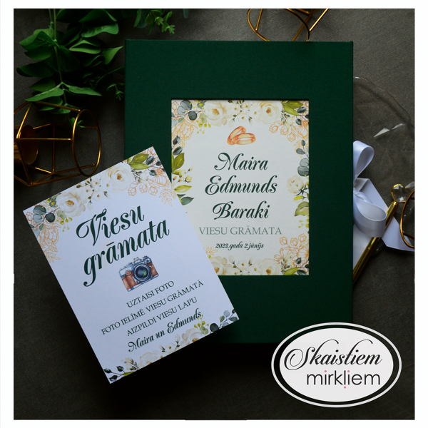 Personalizējamas viesu grāmatas ar zaļu vāku un baltu, zelta ziedu printu