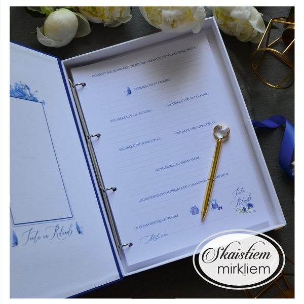 Īpaša dizaina viesu lapa ar rudzupuķu ziediem un personalizētu tekstu