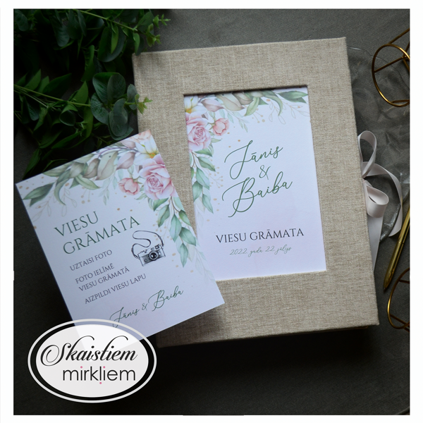 Brūna auduma viesu grāmata ar romantisku rožu printu un pieskaņotu instrukcijas lapu