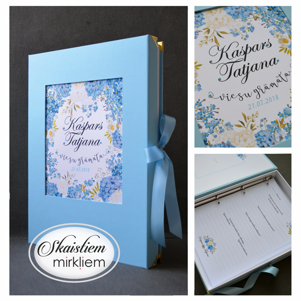 Zila viesu grāmata ar bagātīgu neaizmirstulīšu ziedu printu un jautājumiem