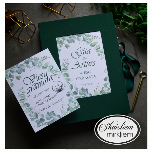 Viesu grāmata kāzām ar zaļu audumu un bagātīgu eikalipta lapu dizainu