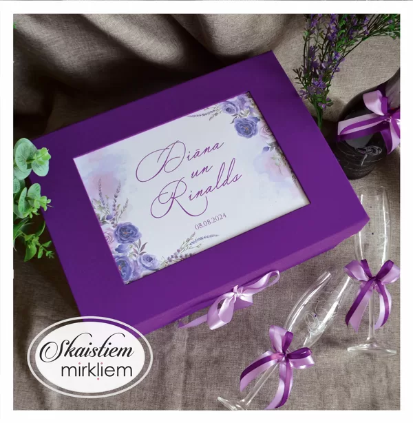 violeto toņu kastes
