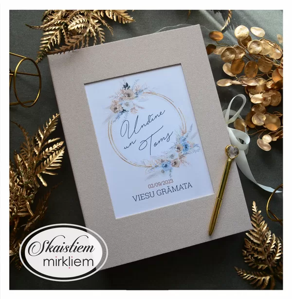 Personalizēta viesu grāmata ar anketu lapām gaiši zilos un dabīgos toņos