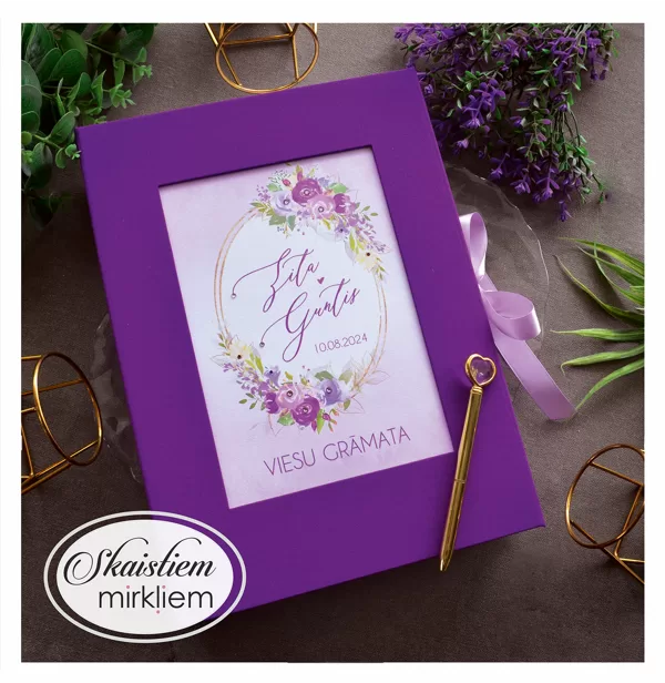 Violeta auduma viesu grāmata ar ziedu printu un anketas veida lapām